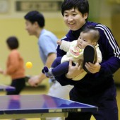 Suối nước nóng ở Hokkaido tổ chức “Giải bóng bàn dép”